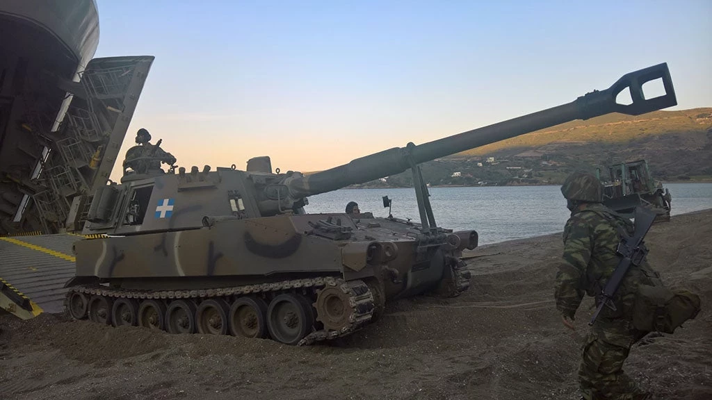 Τρομαχτική ισχύ πυρός «απλώθηκε» στο Αιγαίο – Σε ύψιστη ετοιμότητα ΠΝ και ΠΑ